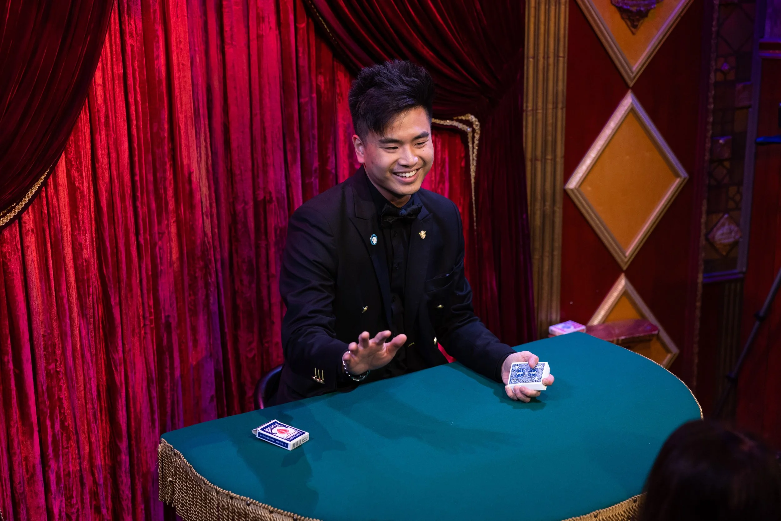 Nelson Lee performing close-up magic